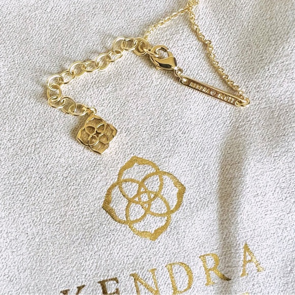 NWT Kendra Scott Black Opaque Glass Elisa Gold Pendant Necklace - Picture 3 of 3